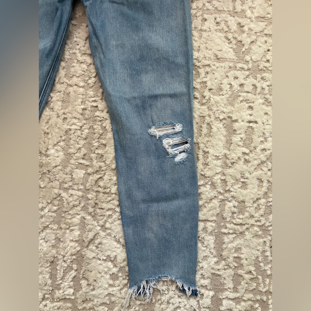 American Eagle Distressed Mom Jeans size 2 regular - Picture 9 of 11
